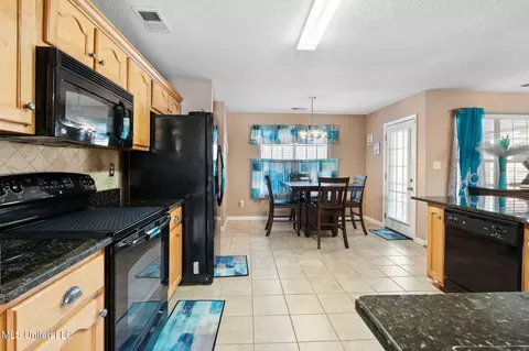 Kitchen - 7207 Maple Grove Rd, Olive Branch, MS 38654 photo 3 of 3