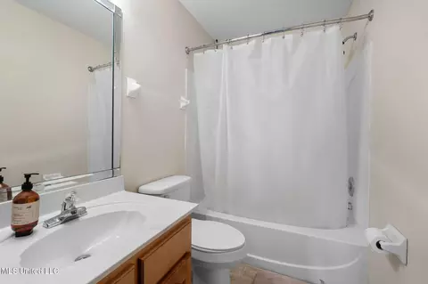 Bath - 7207 Maple Grove Rd, Olive Branch, MS 38654 photo 4 of 4