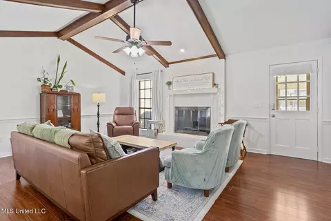 Living - 432 Green Leaf Trl, Madison, MS 39110 photo 1 of 2