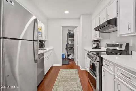 Kitchen - 432 Green Leaf Trl, Madison, MS 39110 photo 1 of 3