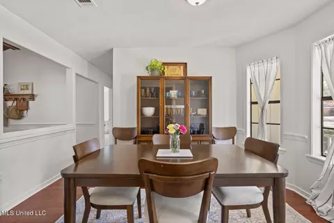 Dining - 432 Green Leaf Trl, Madison, MS 39110 photo 1 of 2