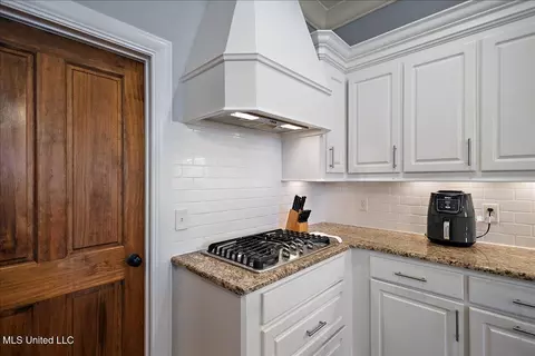 Kitchen - 102 Hampton Chase, Madison, MS 39110 photo 5 of 5