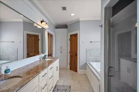 Bath - 102 Hampton Chase, Madison, MS 39110 photo 1 of 4