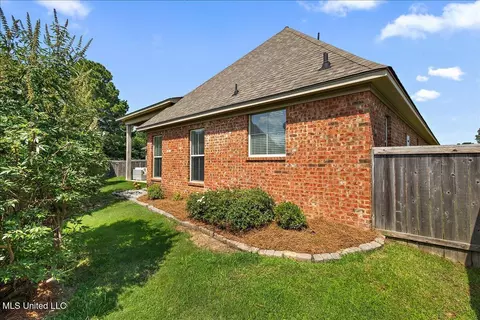 Exterior - 102 Hampton Chase, Madison, MS 39110 photo 6 of 6