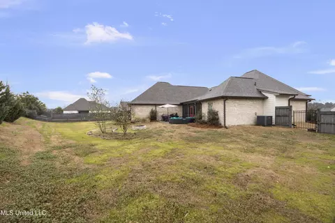 Exterior - 209 Bridge Ct, Madison, MS 39110 photo 5 of 6