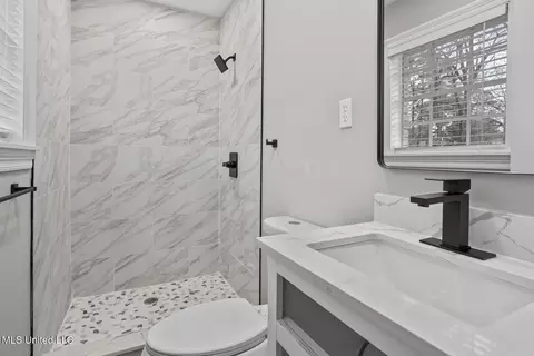 Bath - 1416 Post Rd, Clinton, MS 39056 photo 1 of 2