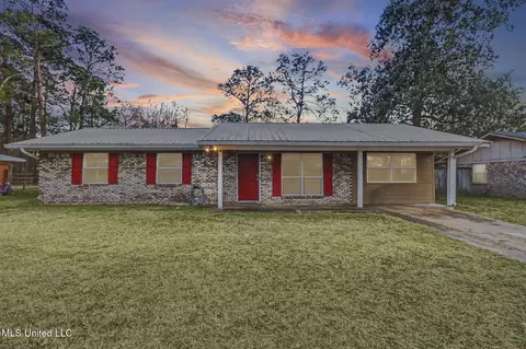 211 Palmyra St, Long Beach, MS 39560