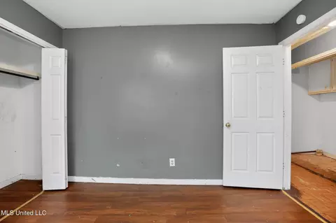 Bedroom - 5571 Tiki Ln, Jackson, MS 39212 photo 6 of 6