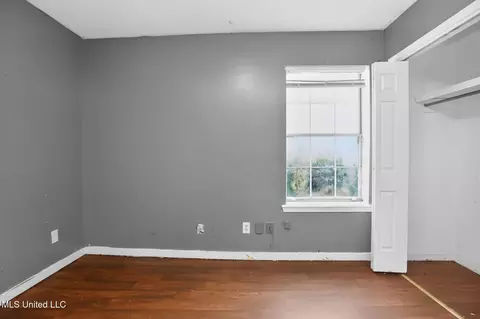 Bedroom - 5571 Tiki Ln, Jackson, MS 39212 photo 4 of 6