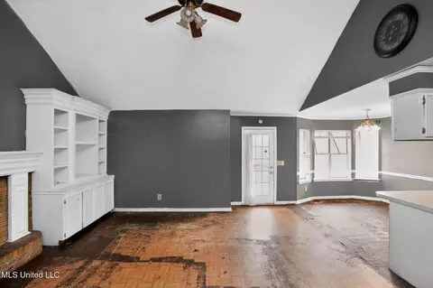 Living - 5571 Tiki Ln, Jackson, MS 39212 photo 1 of 5