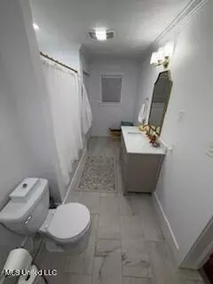 Bath - 513 W Chippewa St, Brookhaven, MS 39601 photo 2 of 4