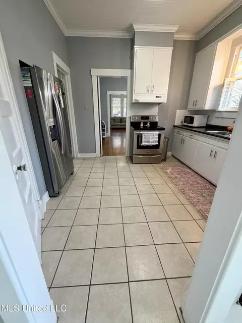 Kitchen - 513 W Chippewa St, Brookhaven, MS 39601 photo 2 of 2