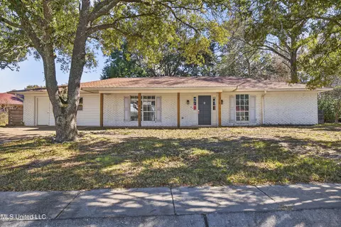 3306 Nottingham Rd, Ocean Springs, MS 39564