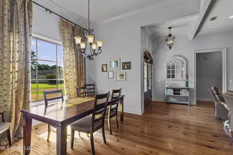 Dining - 103 Elm Ct, Madison, MS 39110 photo 2 of 4
