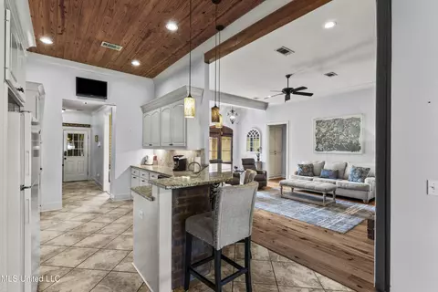 Entry Way - 103 Elm Ct, Madison, MS 39110 photo 4 of 12