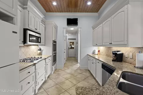Entry Way - 103 Elm Ct, Madison, MS 39110 photo 5 of 12
