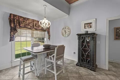 Dining - 103 Elm Ct, Madison, MS 39110 photo 3 of 4