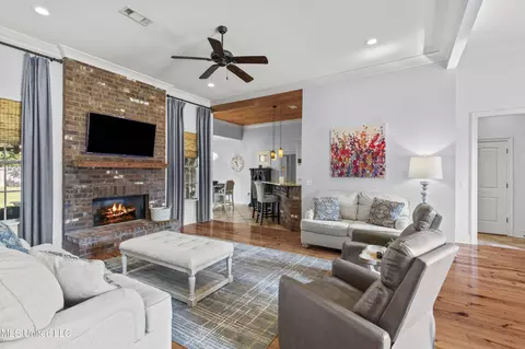 Living - 103 Elm Ct, Madison, MS 39110 photo 3 of 3