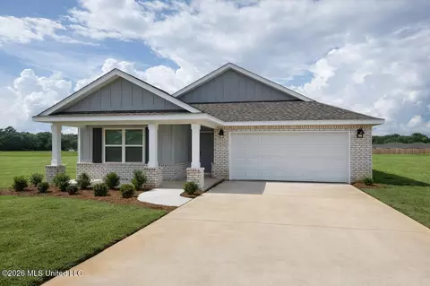 205 Magnolia Farms Dr, Lucedale, MS 39452
