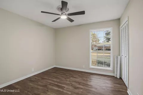 Bedroom - 29 Stonegate Dr, Brandon, MS 39042 photo 3 of 8