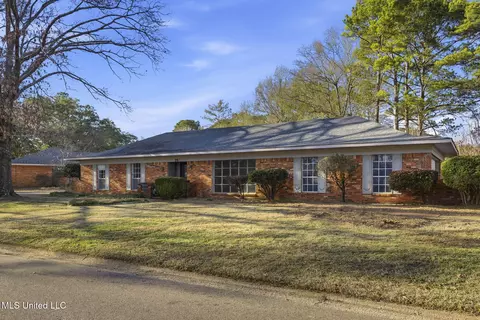 29 Stonegate Dr, Brandon, MS 39042