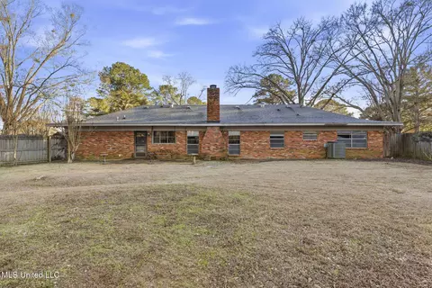 Exterior - 29 Stonegate Dr, Brandon, MS 39042 photo 7 of 9
