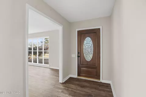 Entry Way - 29 Stonegate Dr, Brandon, MS 39042 photo 1 of 2