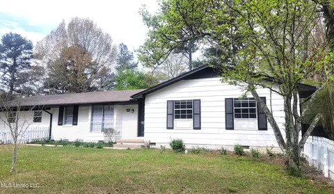 5849 Medallion Dr, Jackson, MS 39211