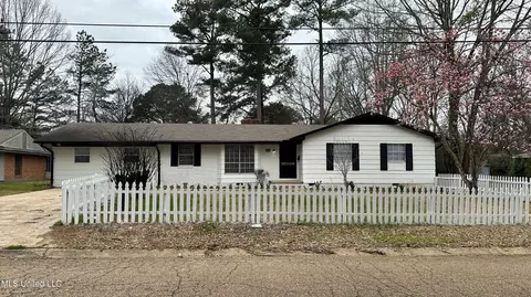 5849 Medallion Dr, Jackson, MS 39211 photo 3