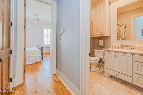 Entry Way - 104 Ivy Brook Dr, Madison, MS 39110 photo 2 of 6