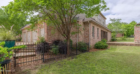Exterior - 104 Ivy Brook Dr, Madison, MS 39110 photo 16 of 17
