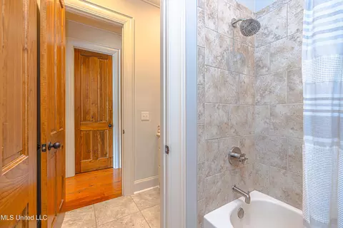 Bath - 104 Ivy Brook Dr, Madison, MS 39110 photo 10 of 12
