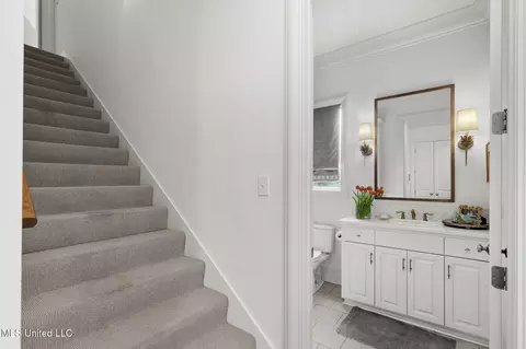 Entry Way - 4665 Katherine Blvd, Jackson, MS 39211 photo 4 of 5