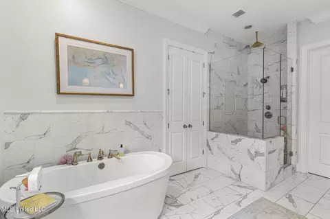 Bath - 4665 Katherine Blvd, Jackson, MS 39211 photo 8 of 12