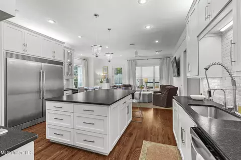 Kitchen - 4665 Katherine Blvd, Jackson, MS 39211 photo 6 of 7