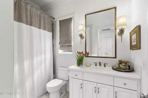 Bath - 4665 Katherine Blvd, Jackson, MS 39211 photo 1 of 12