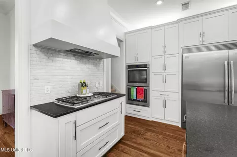 Kitchen - 4665 Katherine Blvd, Jackson, MS 39211 photo 5 of 7