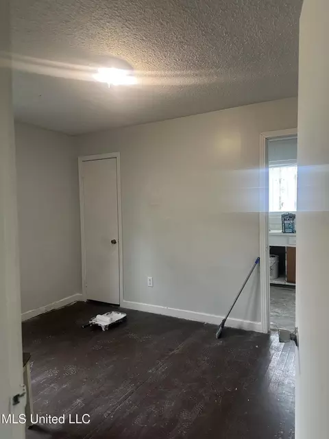 Bedroom - 2858 Queensroad Ave, Jackson, MS 39213 photo 4 of 4
