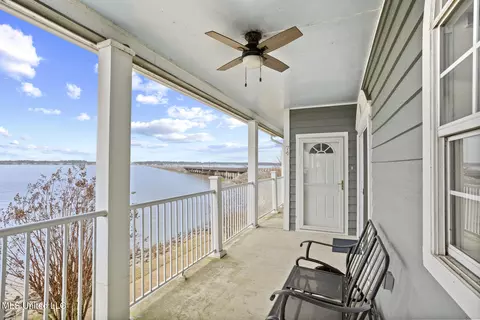 74 Lake Barnett Dr, Brandon, MS 39047