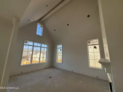 Living - 135 Water St, Madison, MS 39110 photo 1 of 1