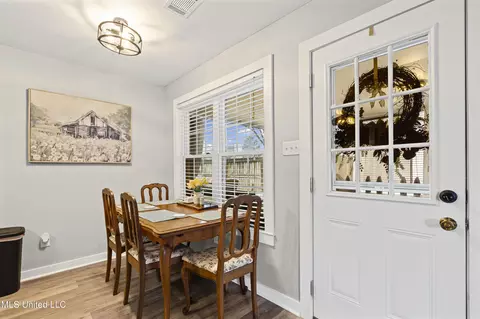 Dining - 10153 Stephenson Ln, Olive Branch, MS 38654 photo 1 of 1