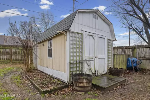 Exterior - 10153 Stephenson Ln, Olive Branch, MS 38654 photo 4 of 6