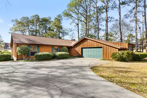 7712 Laie Pl, Diamondhead, MS 39525