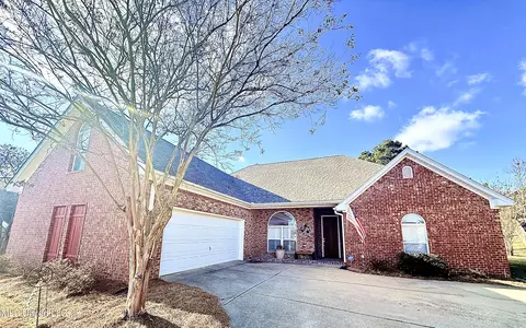 103 Oak Meadow Dr, Clinton, MS 39056