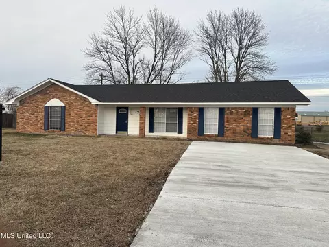 1731 Park Circle Dr, Clarksdale, MS 38614