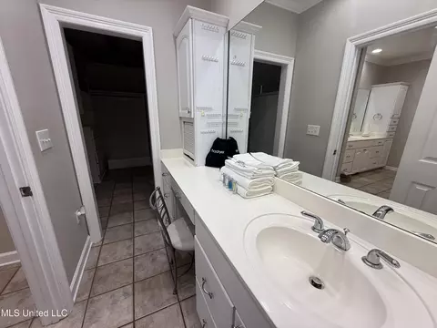 Bath - 11 Haven Cv, Byram, MS 39272 photo 3 of 6