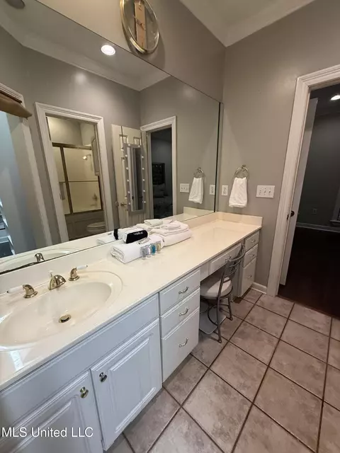 Bath - 11 Haven Cv, Byram, MS 39272 photo 5 of 6