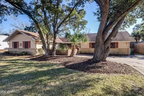 112 Driftwood Dr, Long Beach, MS 39560