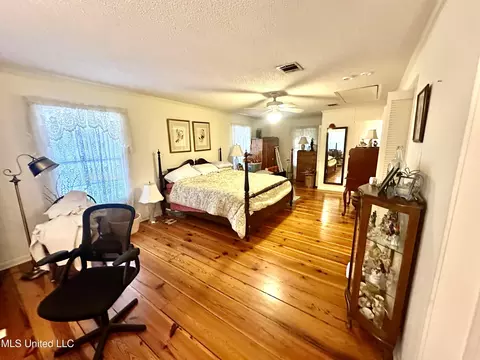 Bedroom - 206 W Meadowbrook Dr, Brookhaven, MS 39601 photo 1 of 3