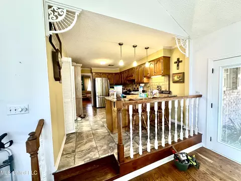 Kitchen - 206 W Meadowbrook Dr, Brookhaven, MS 39601 photo 2 of 3
